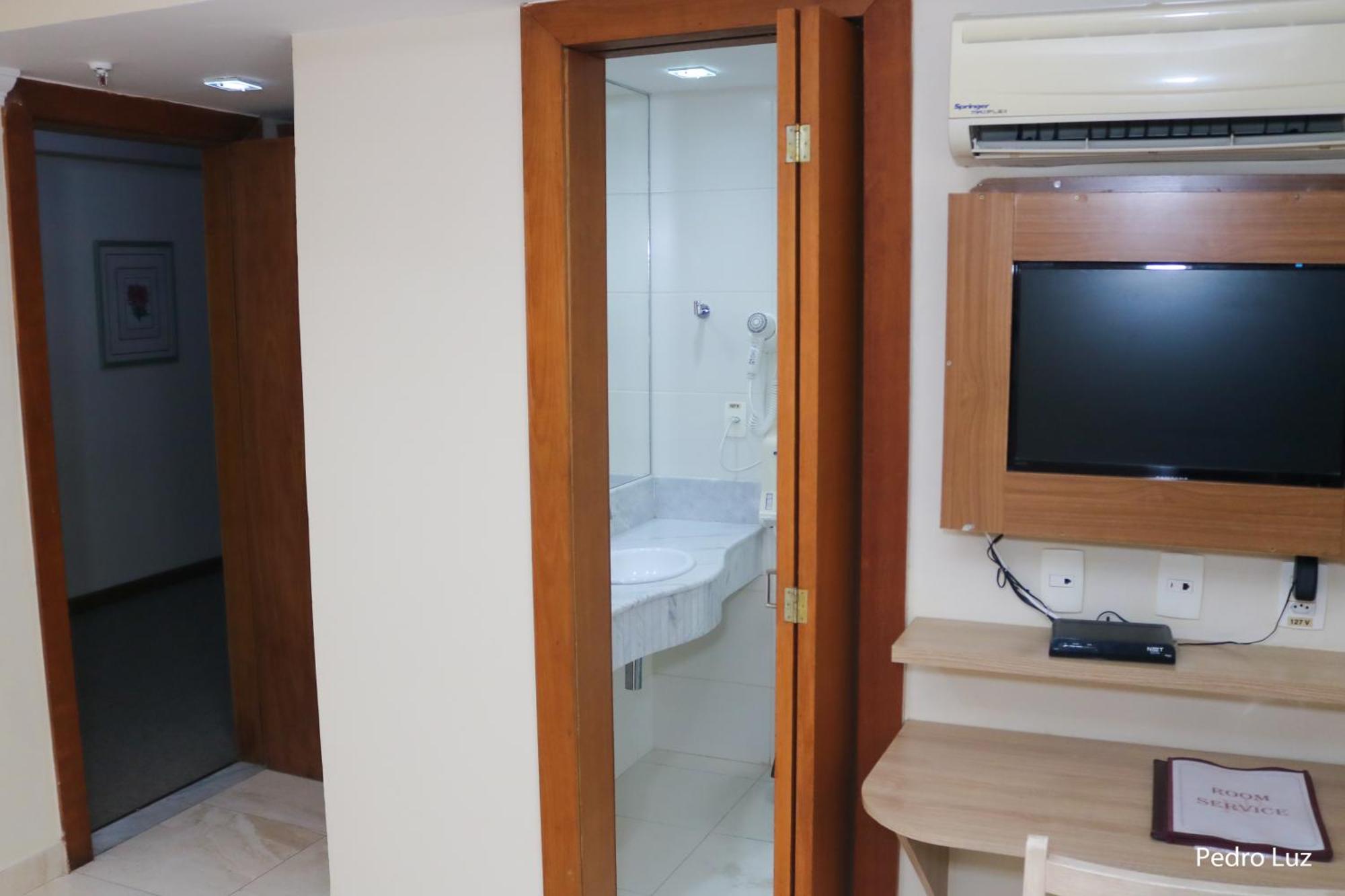 רזנדה River Park Hotel מראה חיצוני תמונה