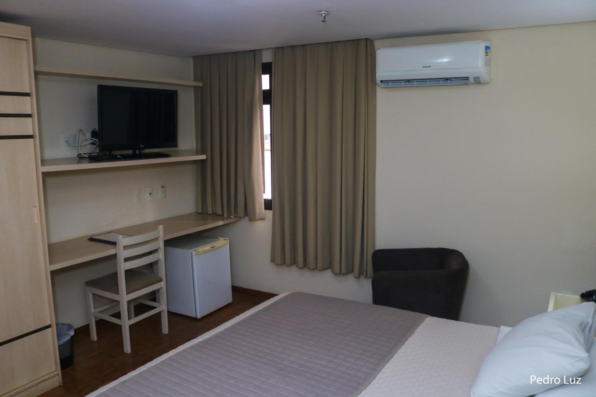 רזנדה River Park Hotel מראה חיצוני תמונה