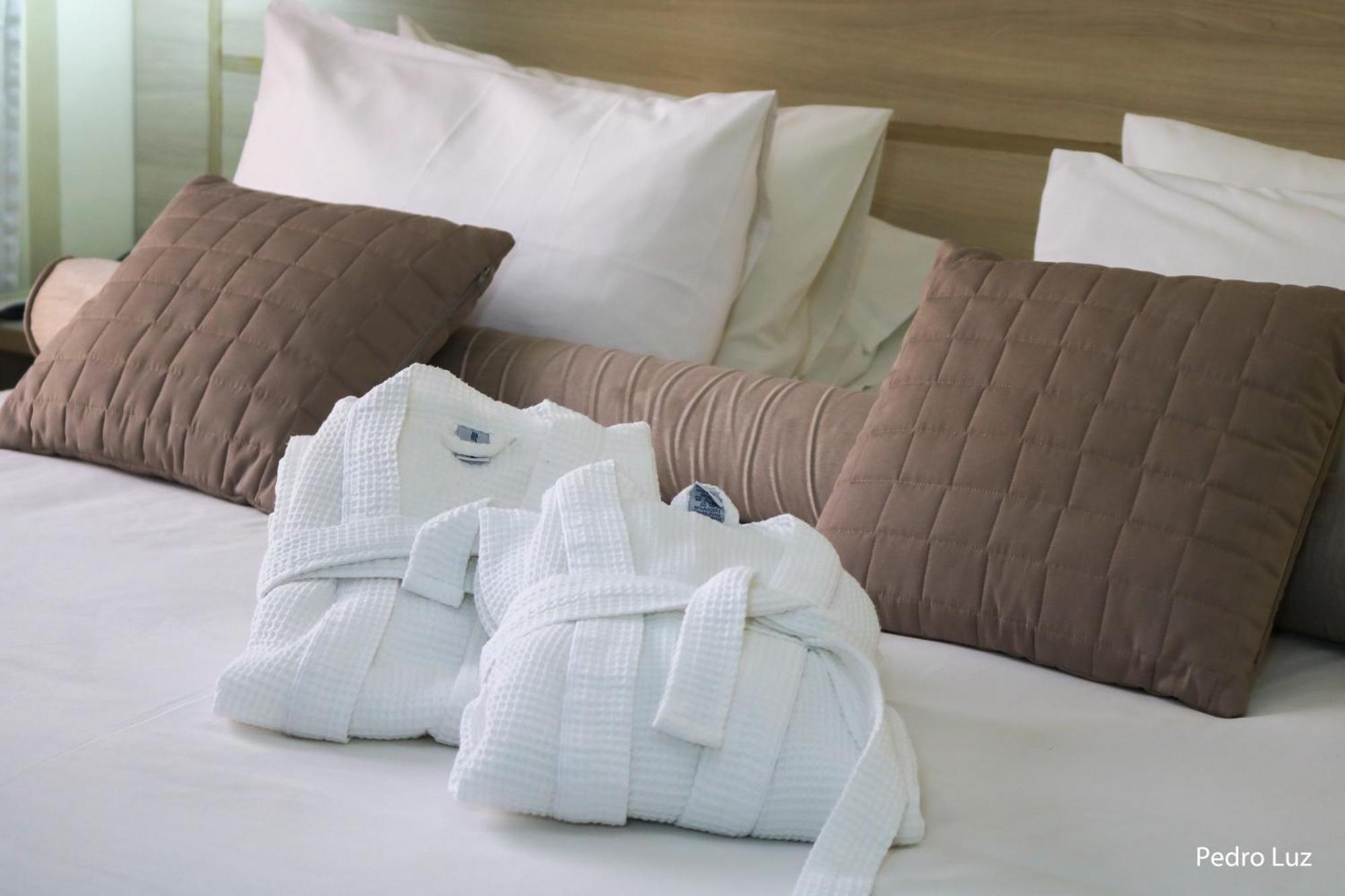 רזנדה River Park Hotel מראה חיצוני תמונה