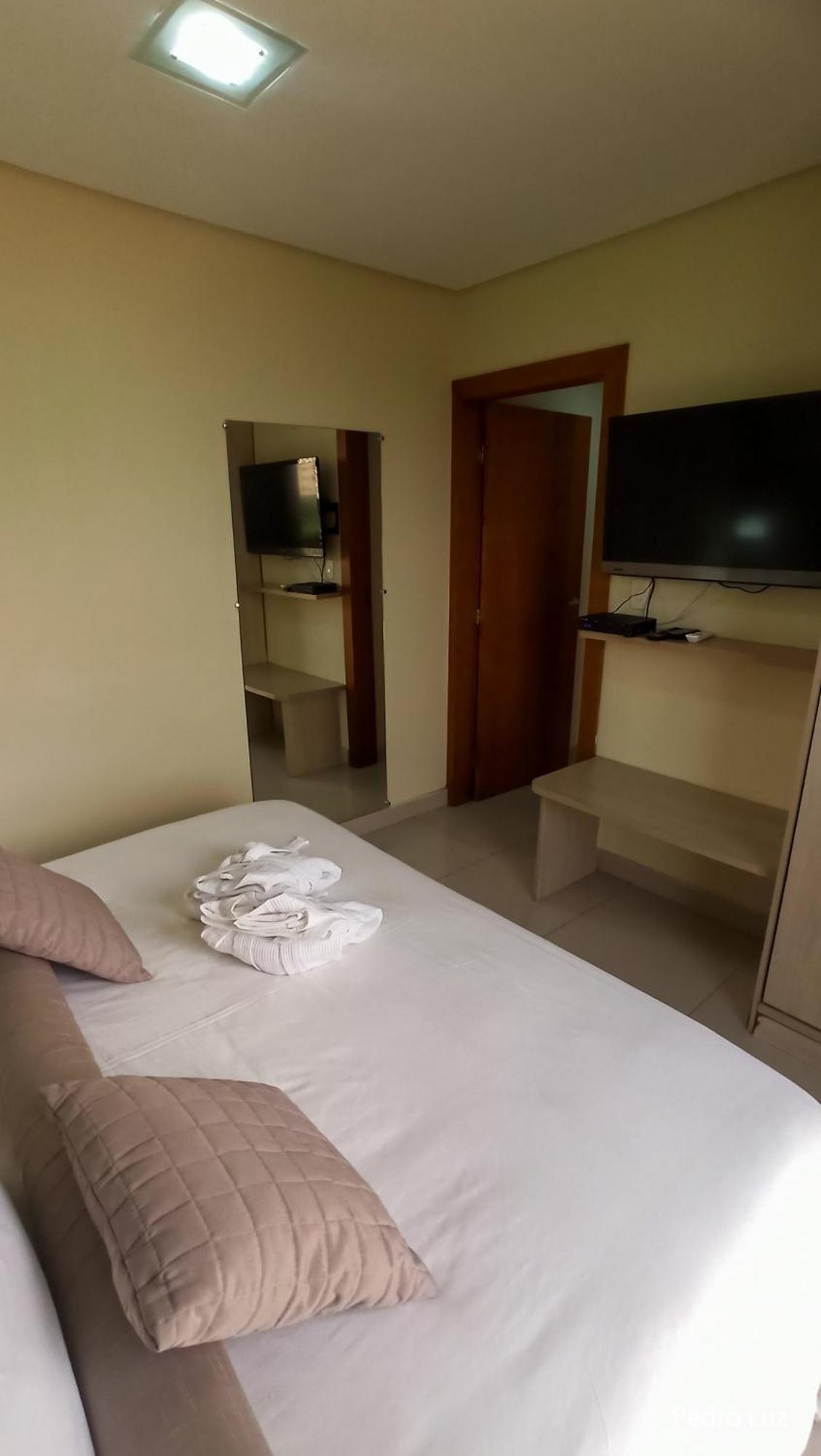 רזנדה River Park Hotel מראה חיצוני תמונה