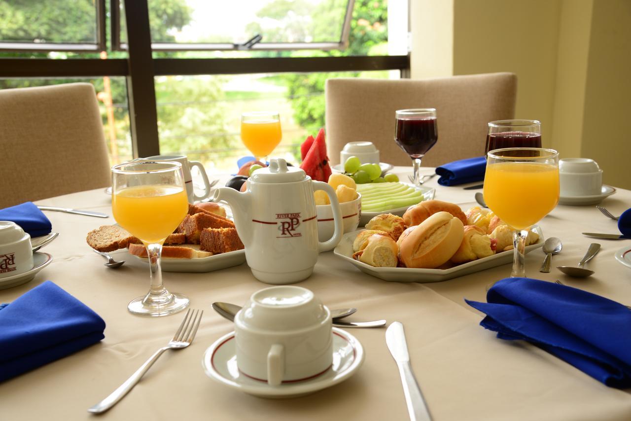 רזנדה River Park Hotel מראה חיצוני תמונה