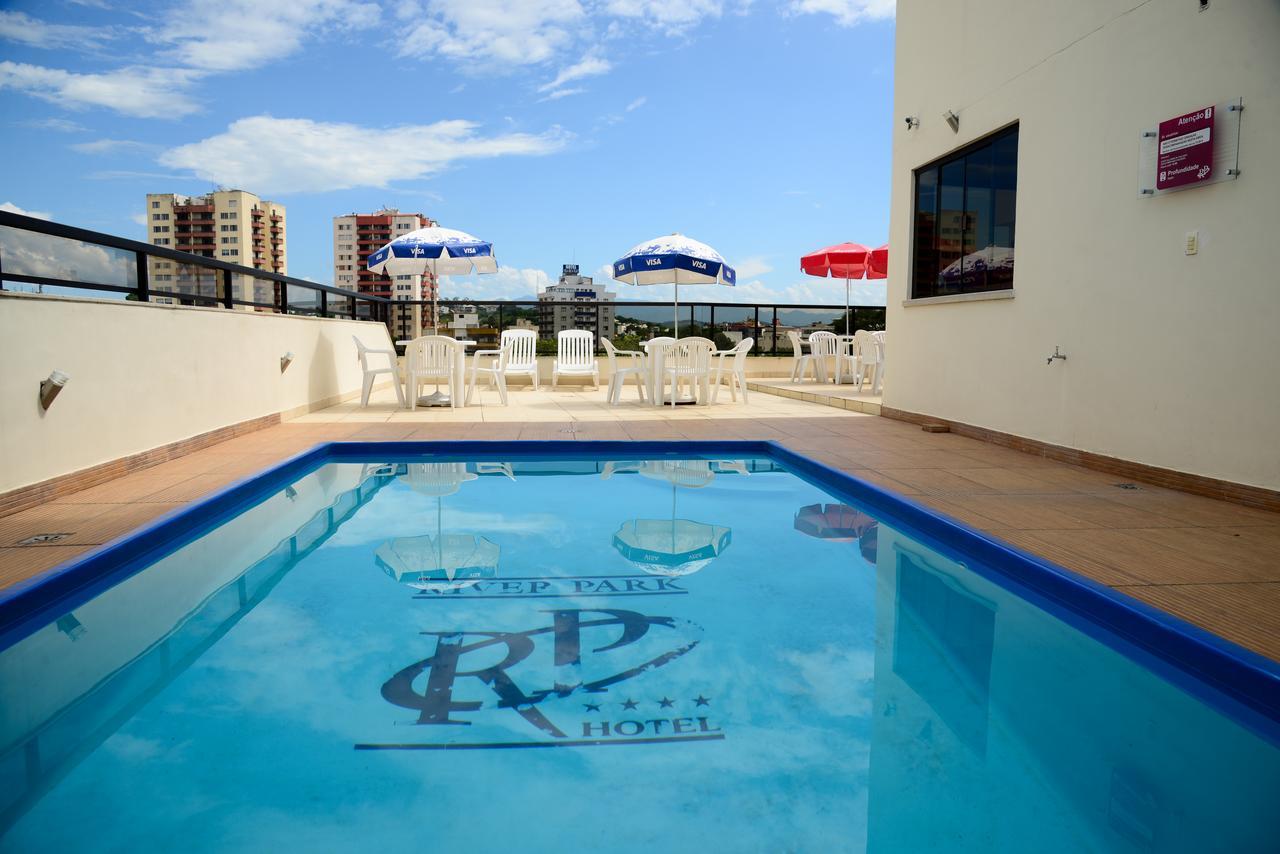 רזנדה River Park Hotel מראה חיצוני תמונה